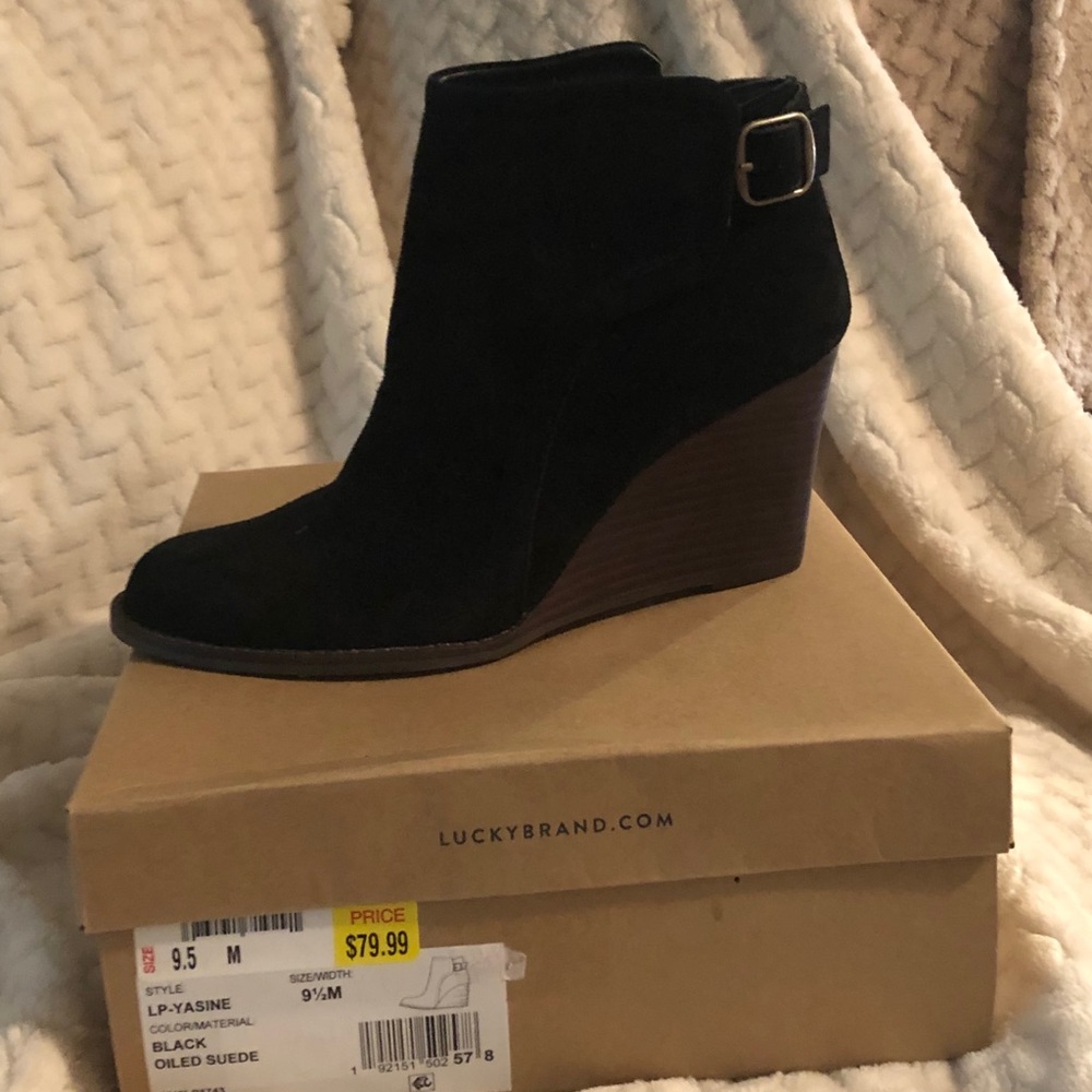 BLACK WEDGES